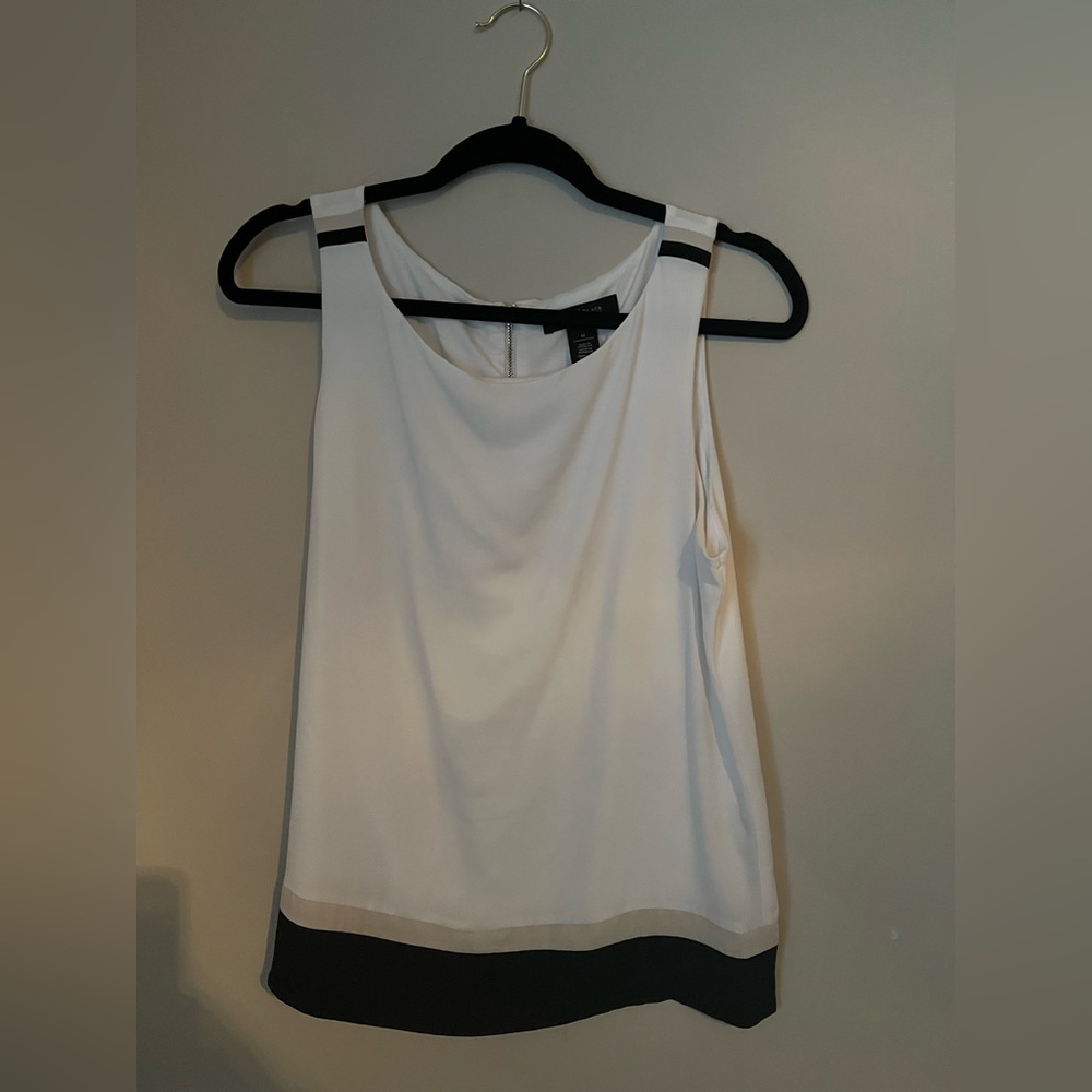 White House Black Market Size M​